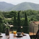 breakfast-wooden-table-with-natural-view (1)